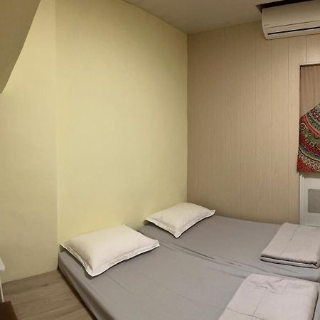 Back To Real Hostel Taitung ภายนอก รูปภาพ