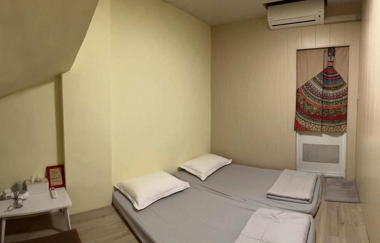 Back To Real Hostel Taitung ภายนอก รูปภาพ