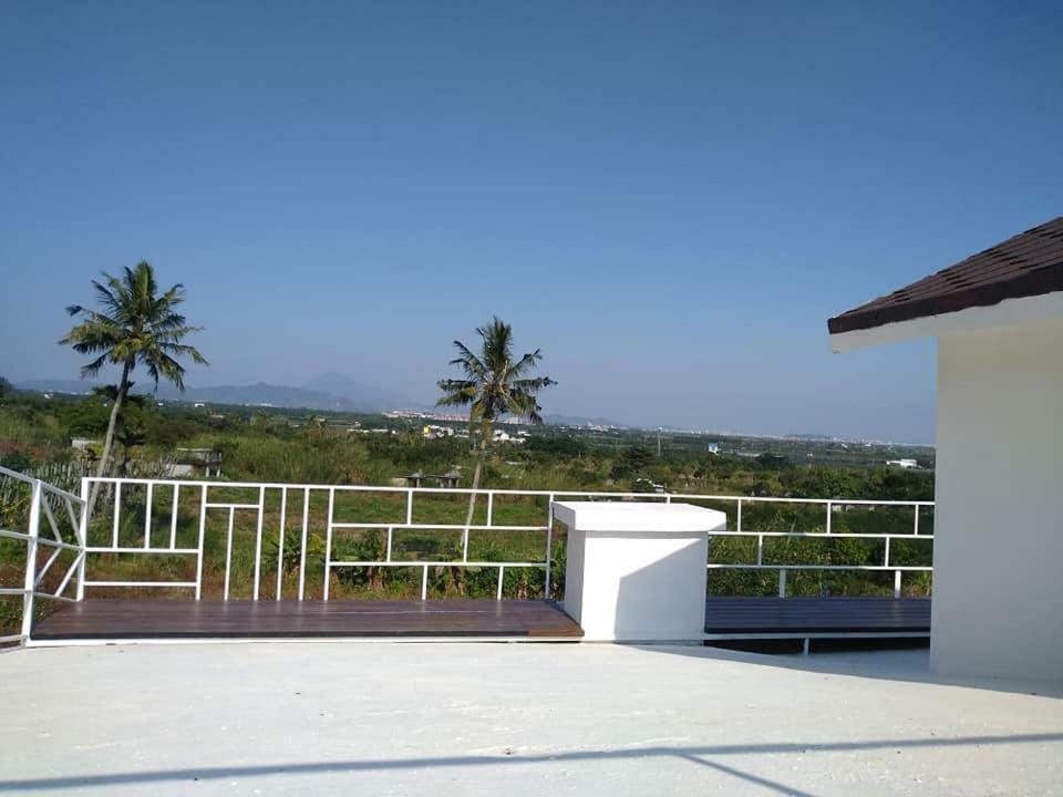 Back To Real Hostel Taitung ภายนอก รูปภาพ